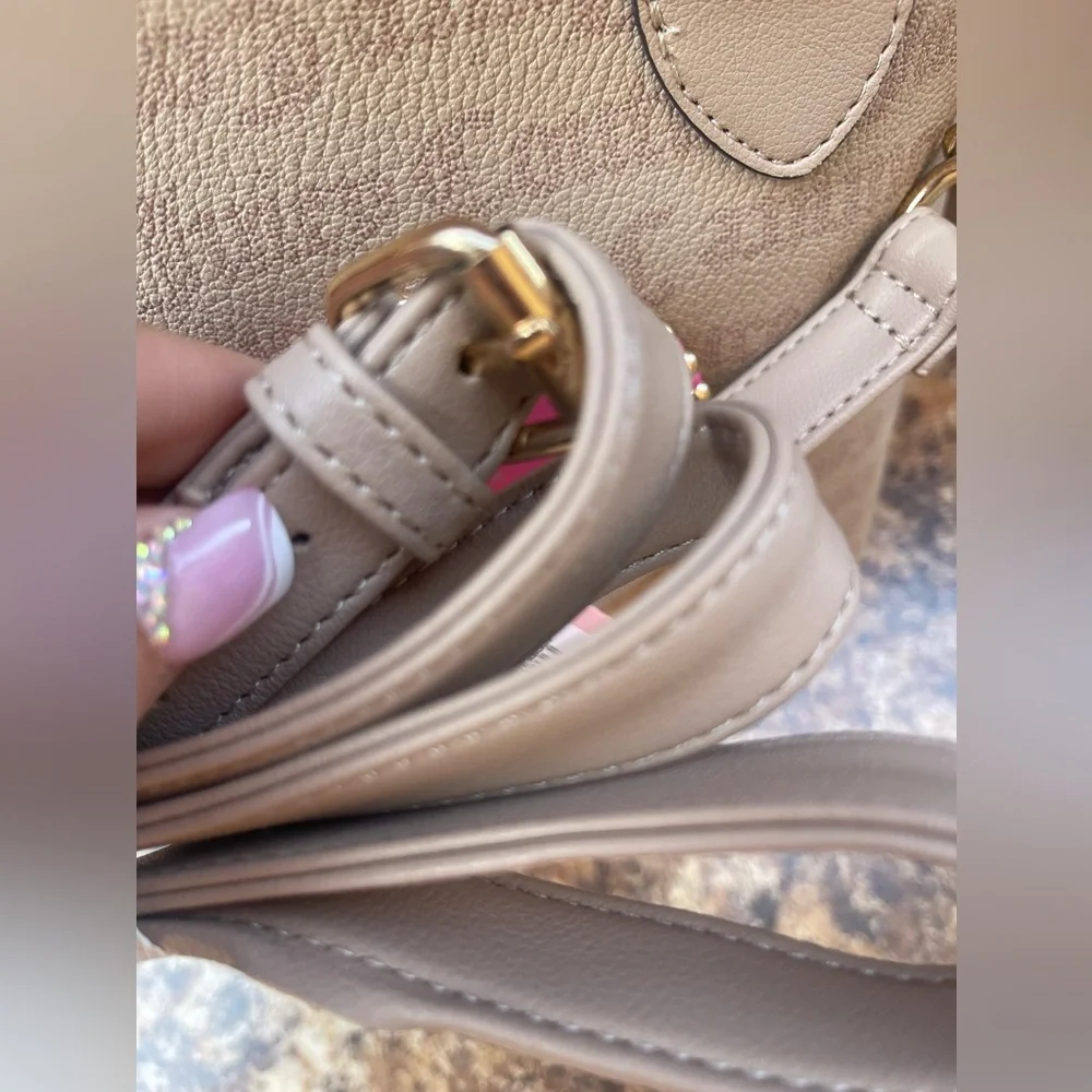 Juicy Couture Love Never Dies Tote Bag - Picture 8 of 16